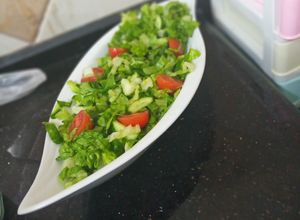 صورة لوصفة سلطة بالطماطم الكرزية