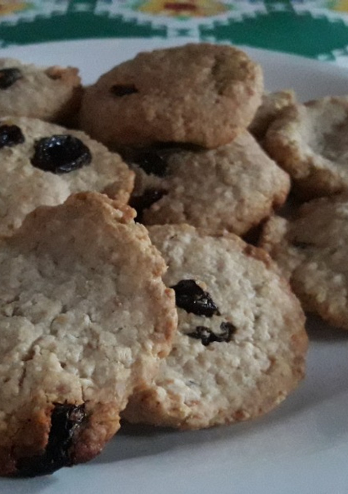 Una foto de Galletas saludables de Avena y pasas de uva😋 una delicia❣