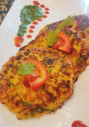 A picture of Spinach oats veggie pancakes.