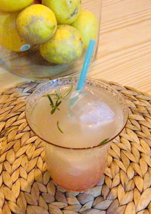 Una foto de Cóctel Paloma (sin alcohol)