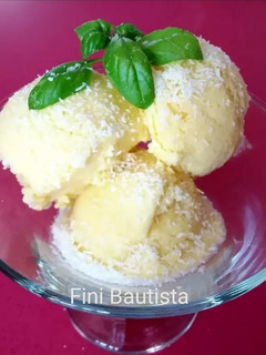 Una foto de Helado de mango y coco