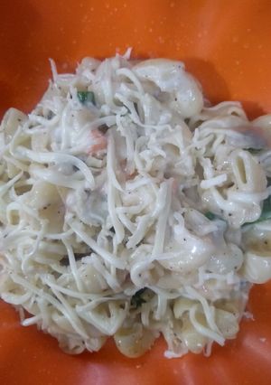 A picture of Chessy pasta.