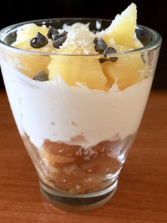 Una foto de Vasitos de piña y mascarpone