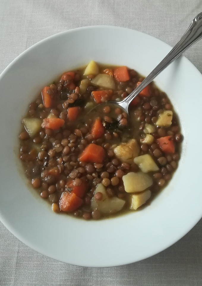 Una foto de Lentejas con chirivía y alga kombu