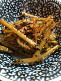 A picture of Kinpira Gobo.