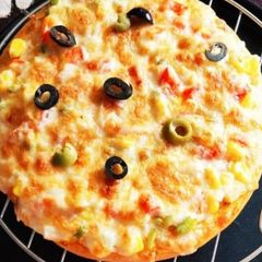 Extra cheese pizza hut pizza A picture of Extra cheese pizza hut pizza.