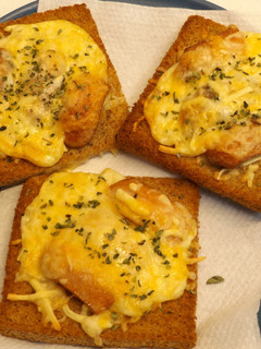 Una foto de Tostadas rápidas de salchichas