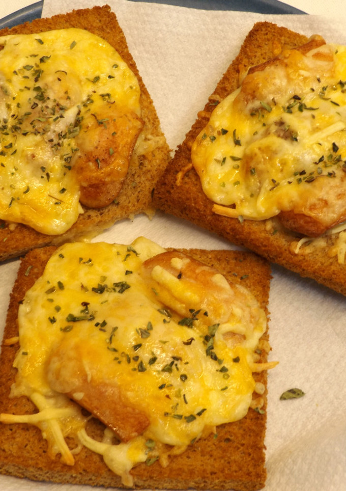 Una foto de Tostadas rápidas de salchichas