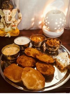 मूँग दाल कचौरी(moongdaal kachori recipe in hindi) रेसिपी मुख्य फोटो