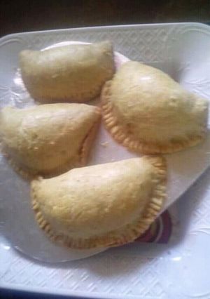 A picture of Crunchy meat pie.