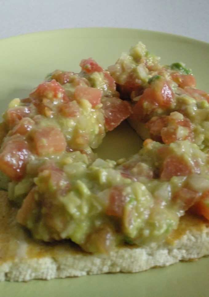 Una foto de Tofu con guacamole