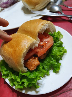Una foto de Sándwich especial de pescado Pamela