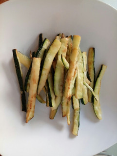 A picture of Zucchine chips.