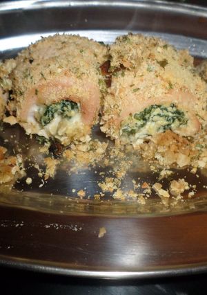 Una foto de Arrolladitos de pollo relleno con crocante