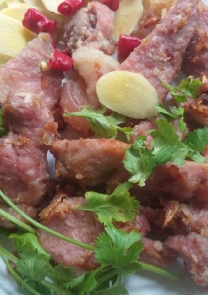 A picture of Sour Pork (Moo Som) 🐷.