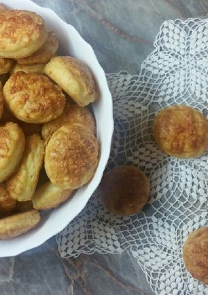 Dupla sajtos hajtogatott pogácsa / Doppelkäsig Pogatschen recept fotója