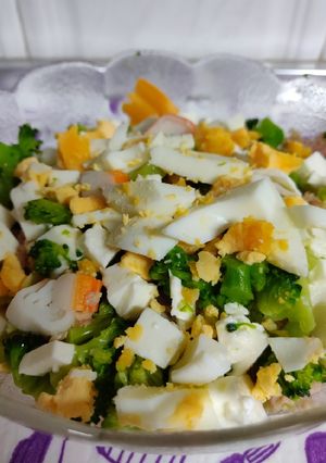 Una foto de Ensalada de pasta y brócoli