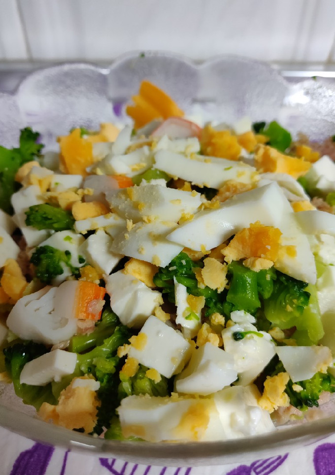 Una foto de Ensalada de pasta y brócoli