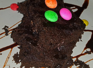 A picture of Oreo and Cranberry Brownie.