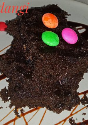 A picture of Oreo and Cranberry Brownie.
