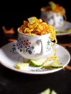 মশলা ম্যাগি (masala maggi recipe in bengali) রেসিপির প্রধান ছবি