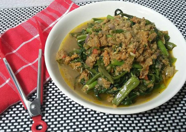 Tumis kangkung&oncom