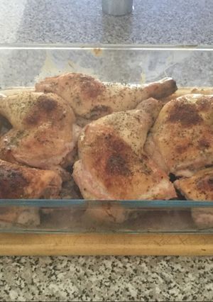 Una foto de Pollo marinado con finas hierbas