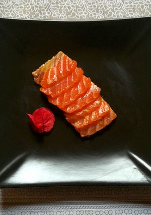 Foto principal de Salmón marinado con cítricos y jengibre
