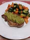 Braciole di maiale, pesto alla Romana e Verdure Vichy