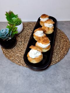 Une photo de Choux à la crème 🥄☕