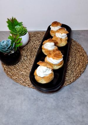 Une photo de Choux à la crème 🥄☕