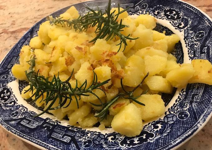 Super easy tasty pan roasted potatoes