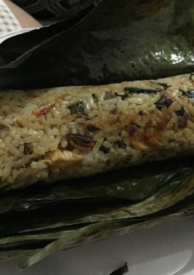 Foto resep Nasi tutug oncom bakar kemangi (isi ayam suir)