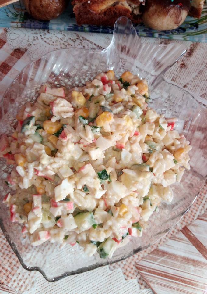Салат з рисом і 🦀 паличками