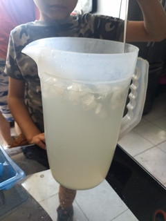 Una foto de Agua de Limón