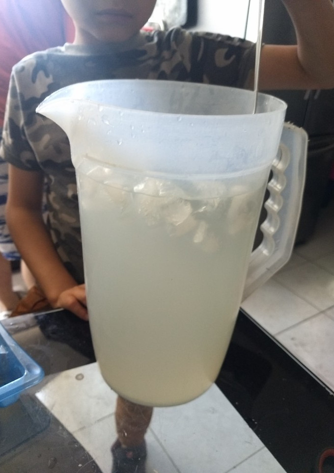 Una foto de Agua de Limón