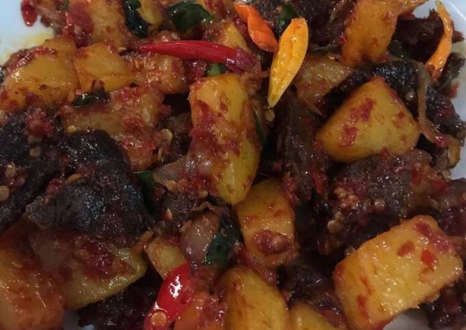 Daging Balado Kentang