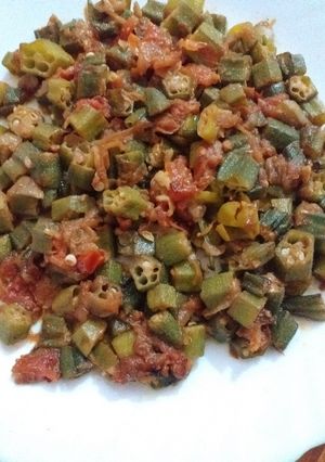 A picture of Bhindi ki sabzi.