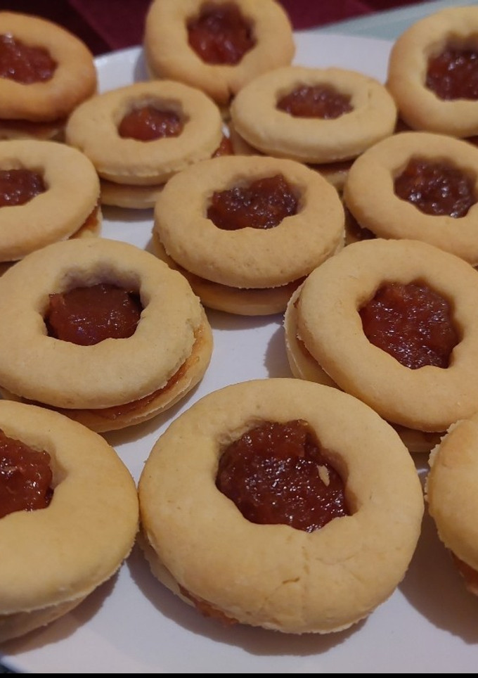 Una foto de Galletas rellenas con mermelada