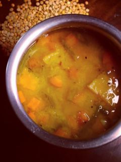 সবজি দিয়ে মিক্স ডাল (dal with mixed vegetables recipe in Bengali) রেসিপির প্রধান ছবি