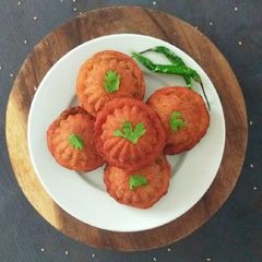 A picture of Singhara Peas Kachori.