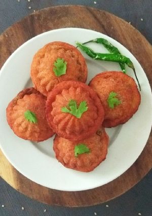 A picture of Singhara Peas Kachori.