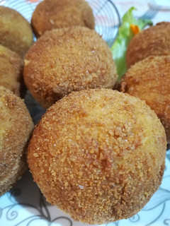 Foto di Crocchette di patate con il cuore di formaggio