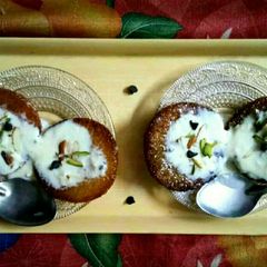 A picture of Bread malpua with instant rabri.