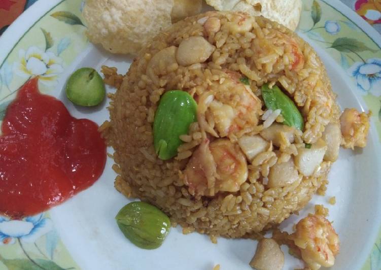 Resep Nasi goreng seafood mix pete Bikin Manjain Lidah