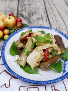 Hình của món Cà Tím Xào Lá Quế Chay.