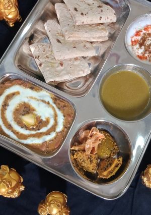 दाल मखनी (Dal Makhani recipe in Hindi) रेसिपी मुख्य फोटो