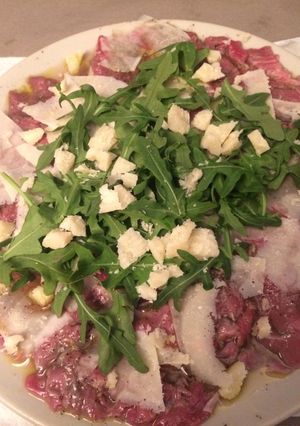 Una foto de Carpaccio de solomillo de ternera