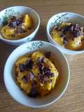 Gelato al mango, latte di mandorla & scaglie di cioccolato fondente