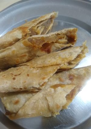 स्वीट रोटी रोल (sweet roti roll reicpe in Hindi) रेसिपी मुख्य फोटो